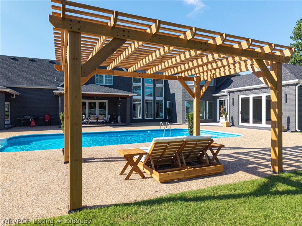 main property photo 41