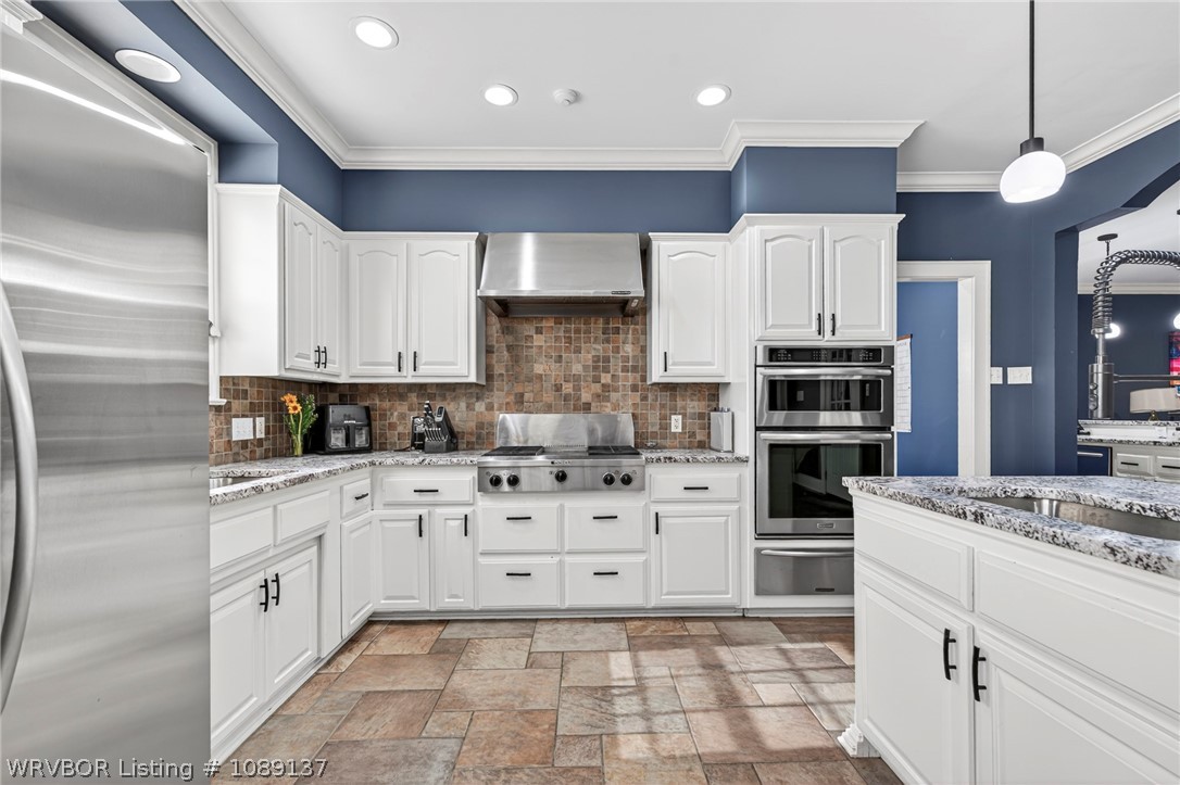 main property photo 14