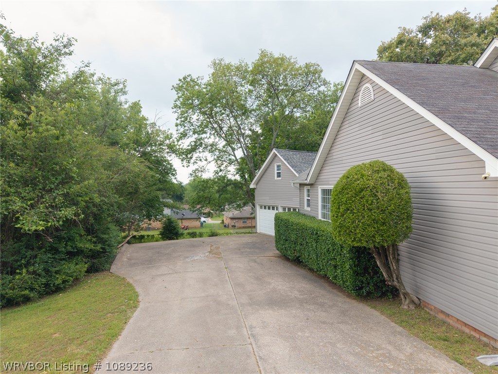 main property photo 6