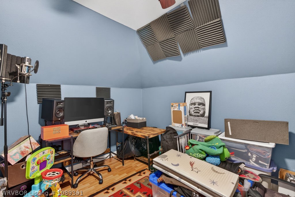 main property photo 19