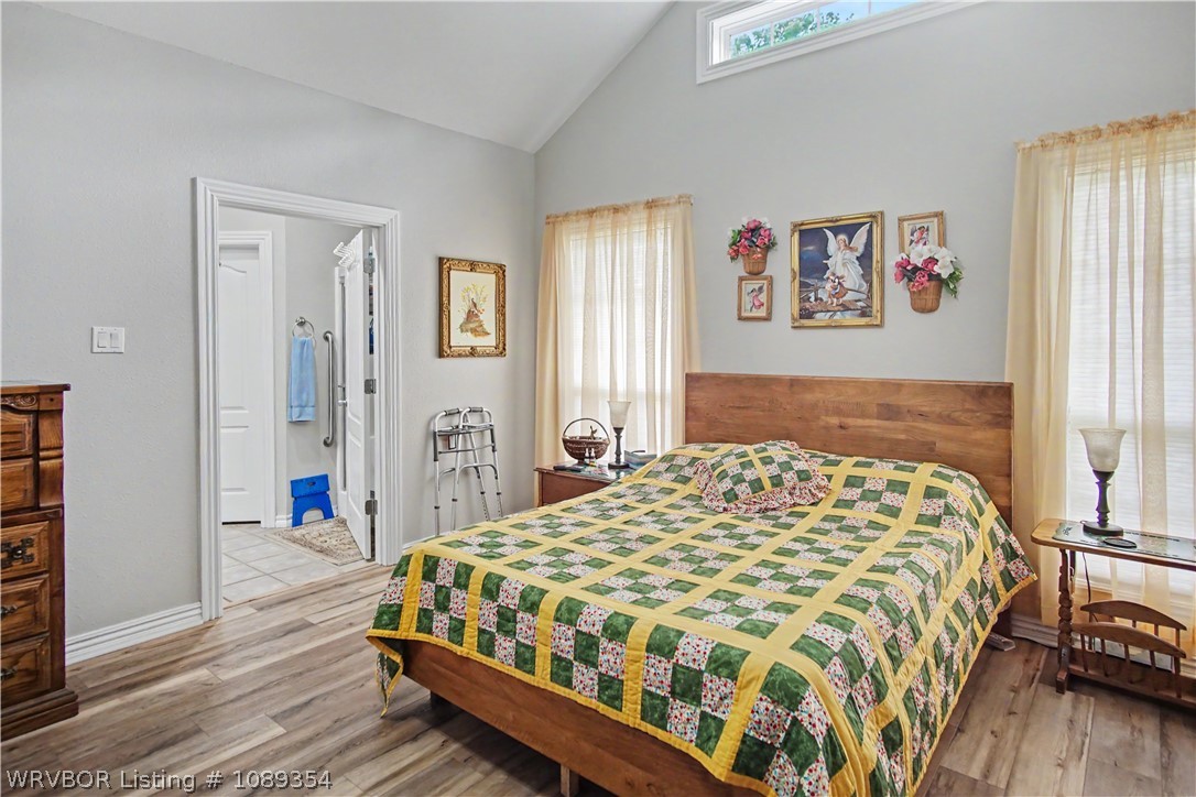 main property photo 18