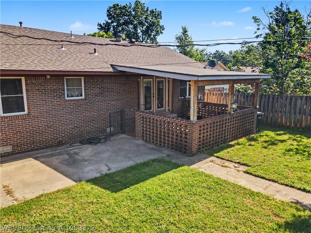 main property photo 32