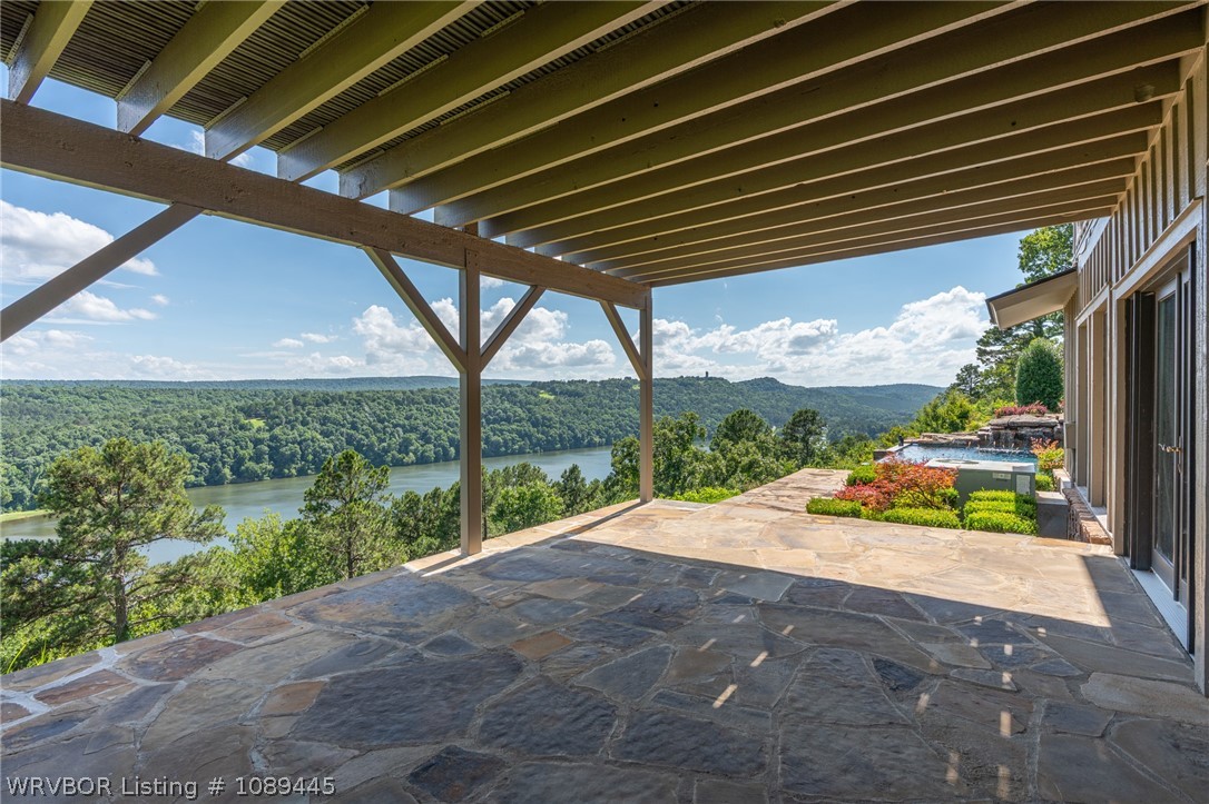 main property photo 31