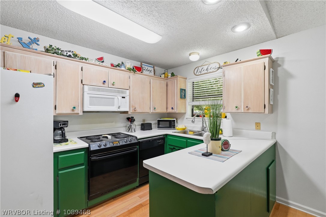 main property photo 11