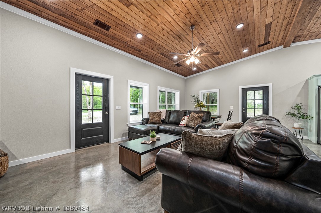 main property photo 17