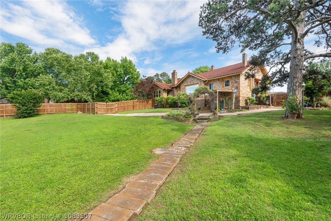 main property photo 10