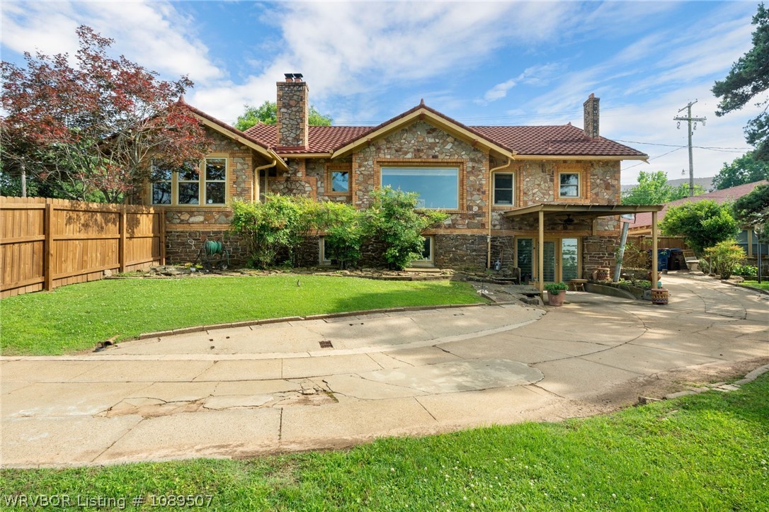 main property photo 13