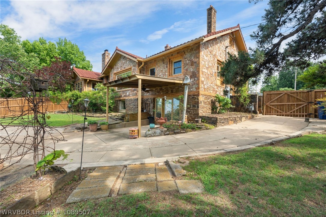 main property photo 8