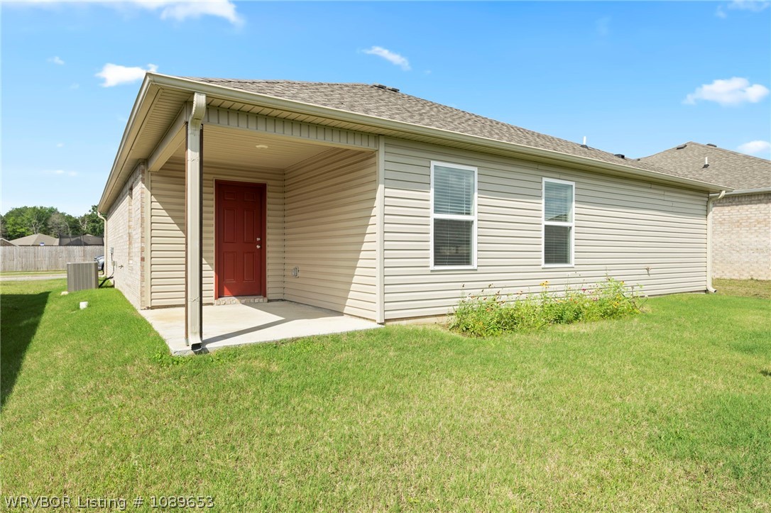 main property photo 28