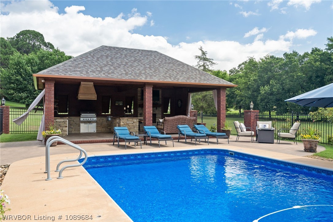 main property photo 50