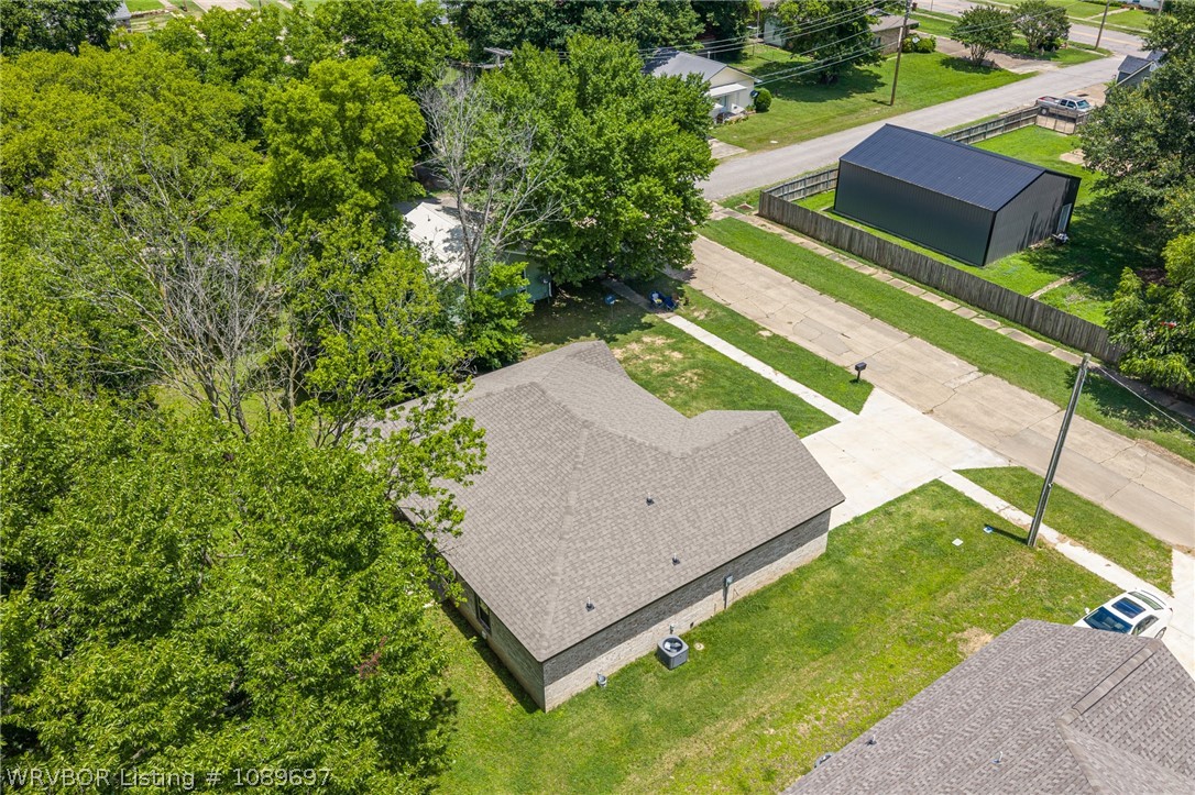 main property photo 40