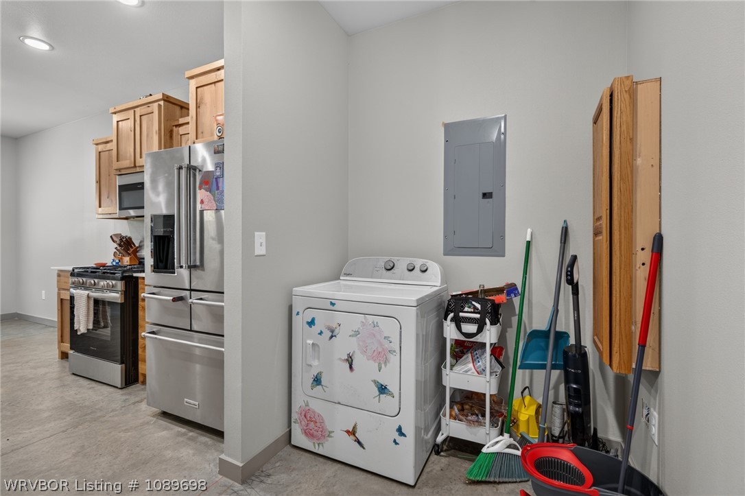 main property photo 13