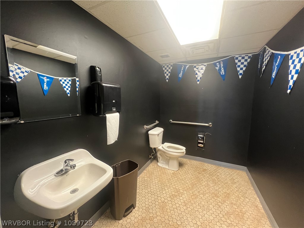 main property photo 13