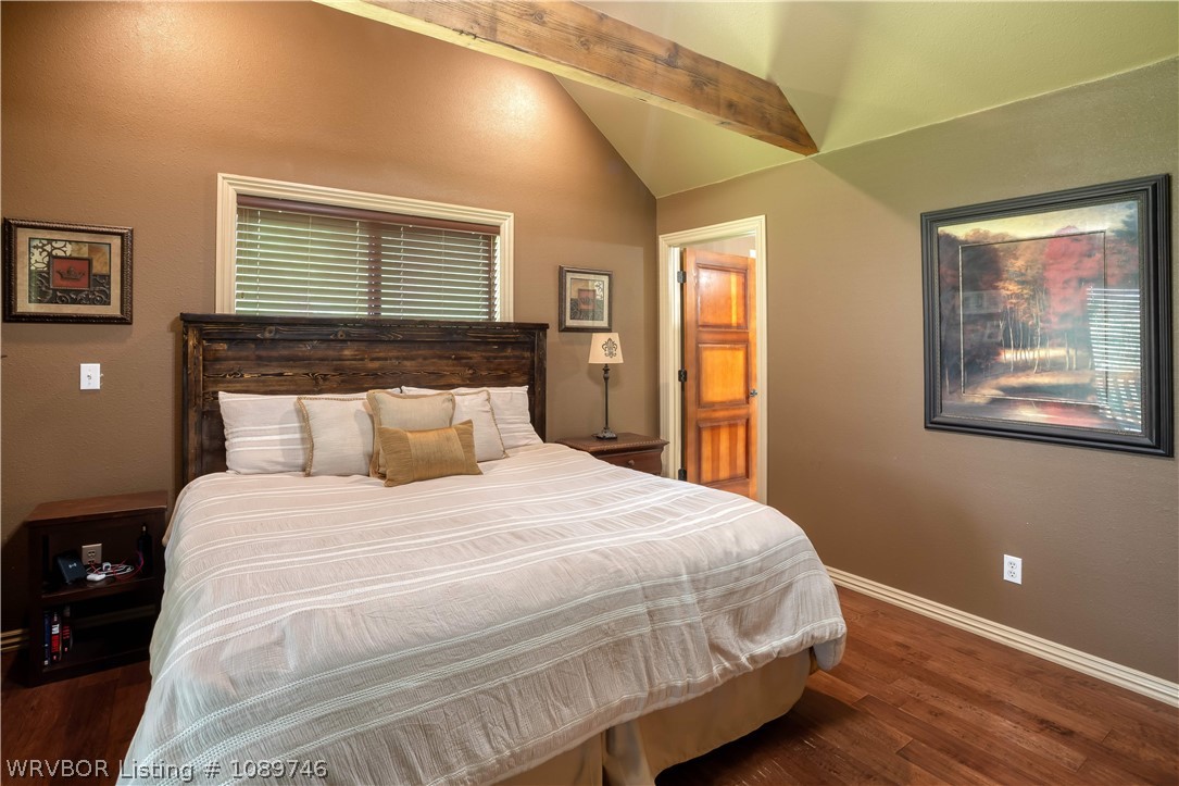 main property photo 16