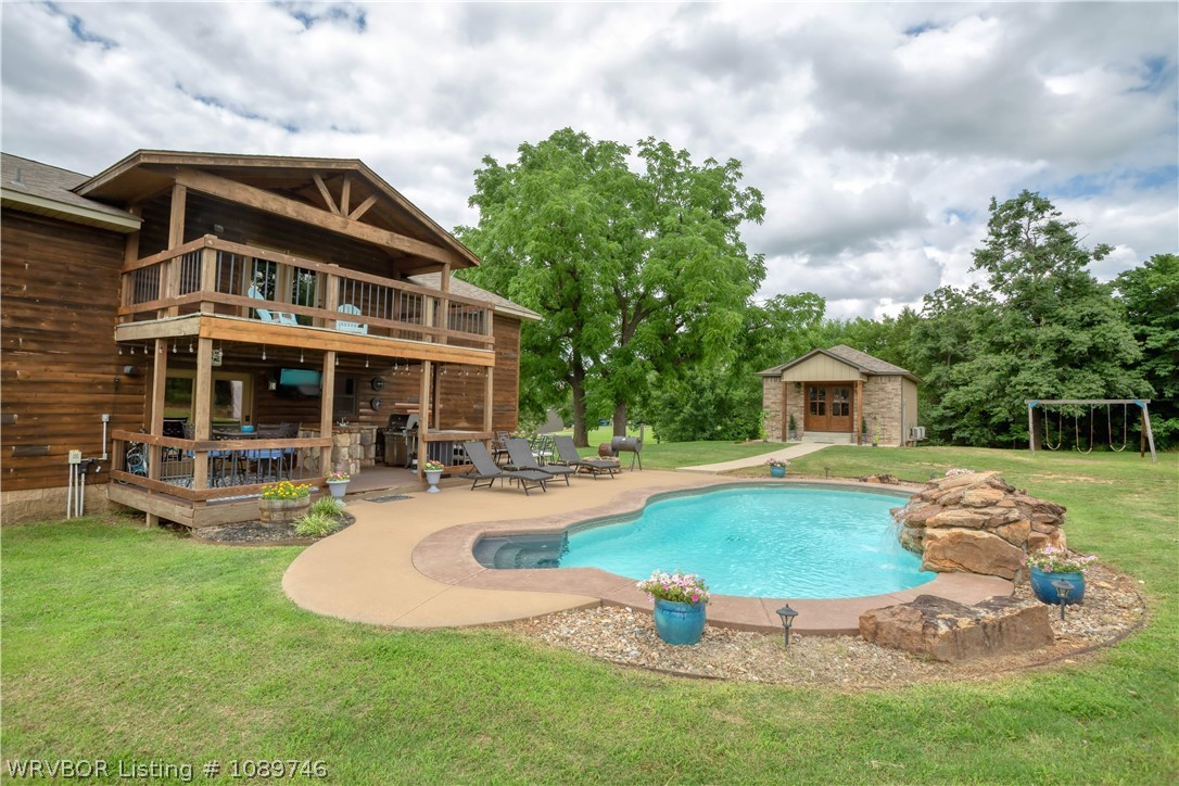 main property photo 32