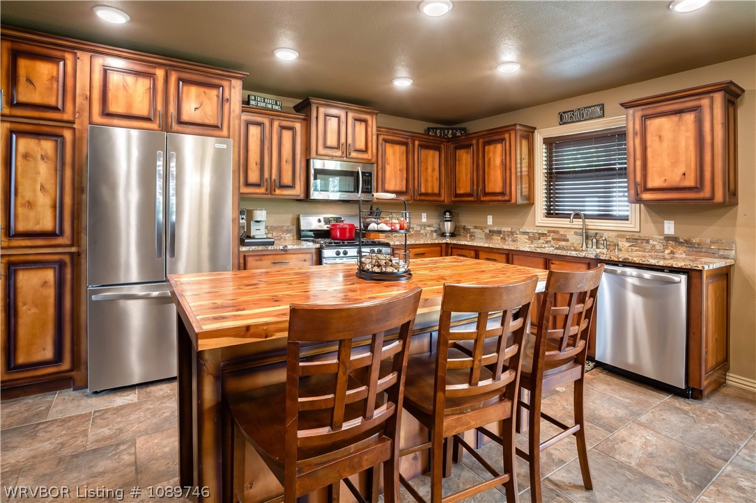 main property photo 8