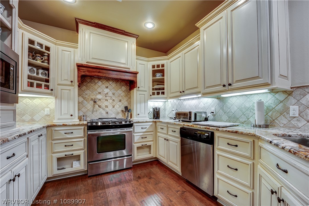 main property photo 5