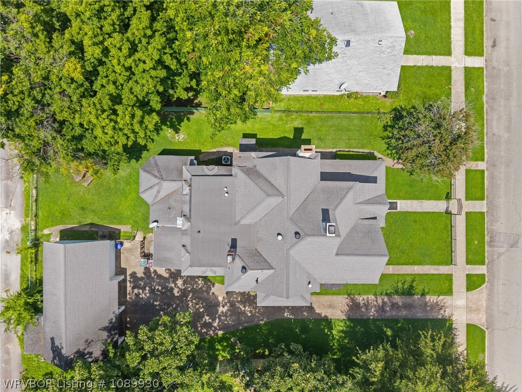 main property photo 40