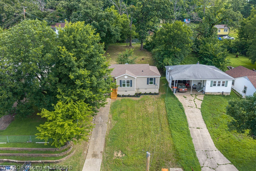 main property photo 40