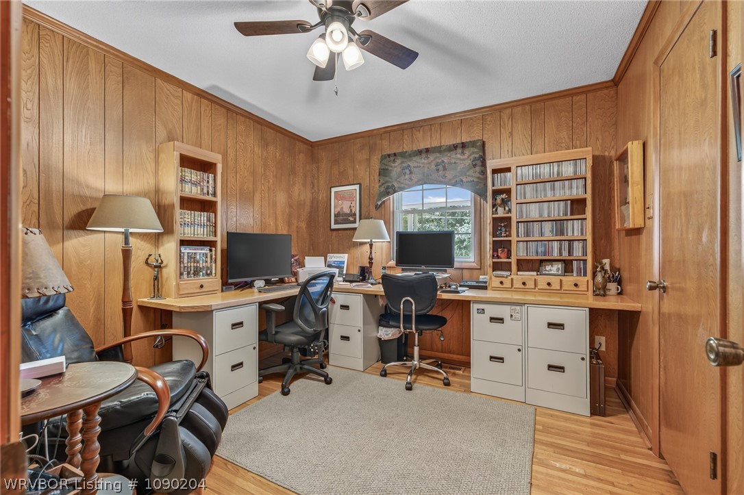 main property photo 30