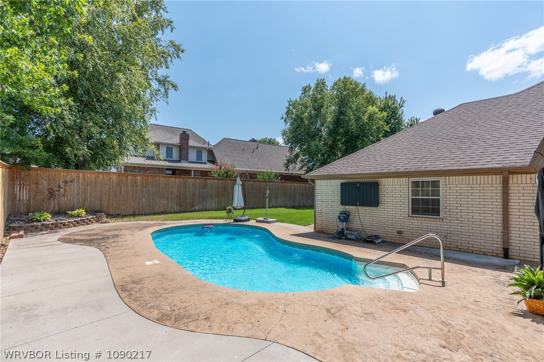 main property photo 12