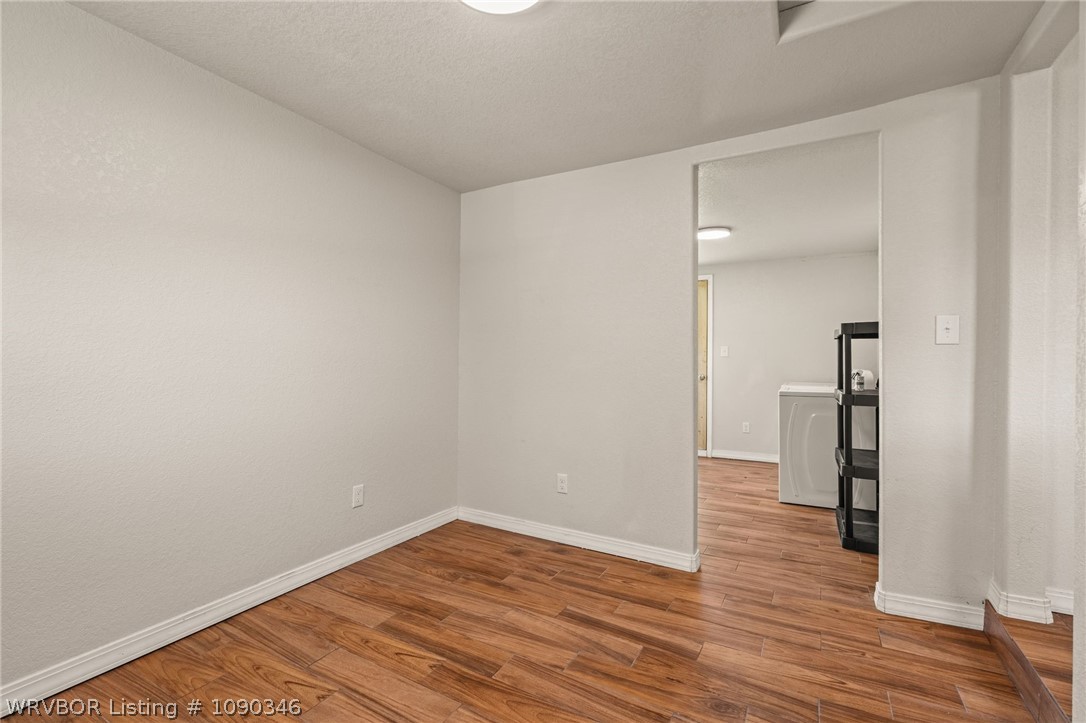 property viewer photo 16
