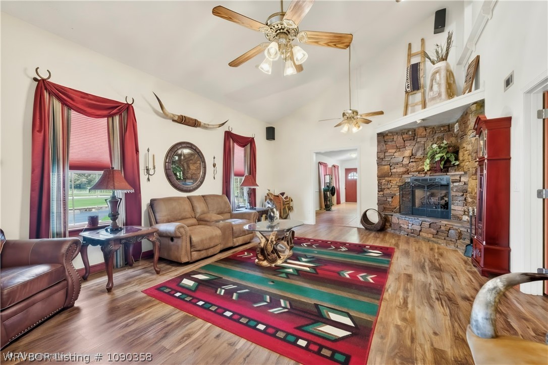 main property photo 45