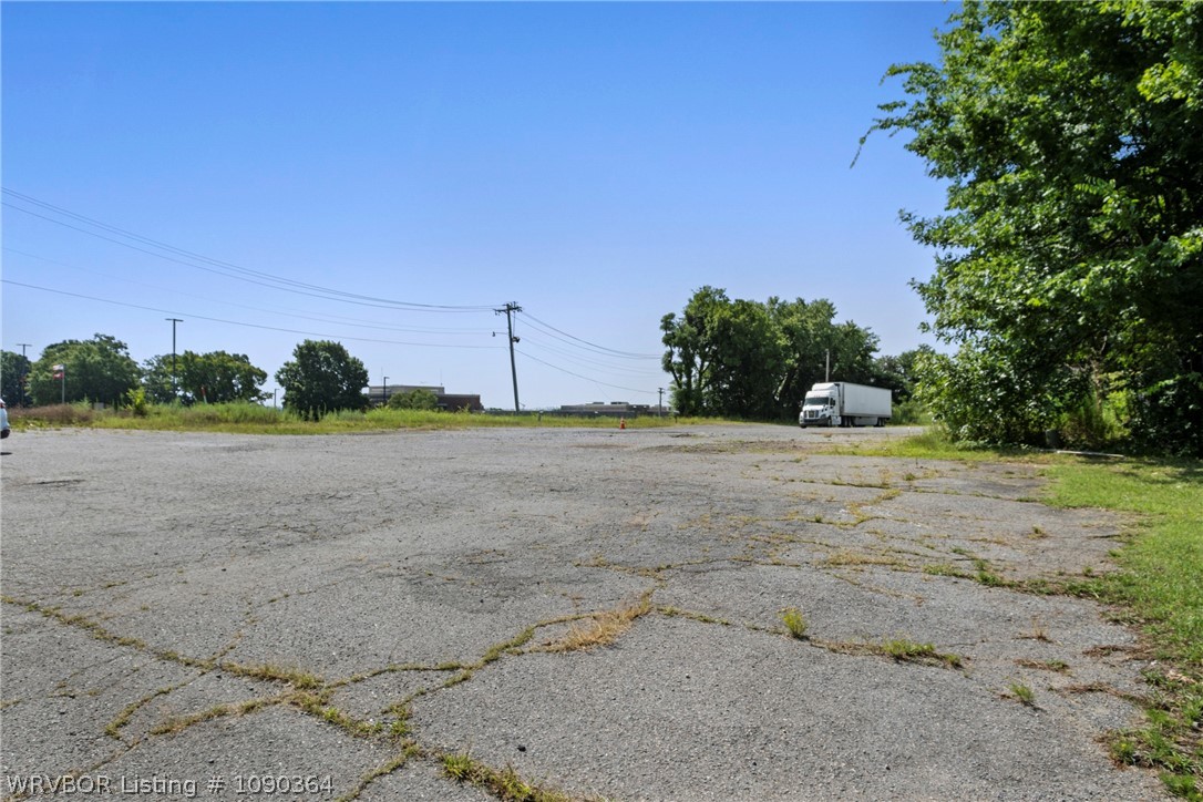 main property photo 13