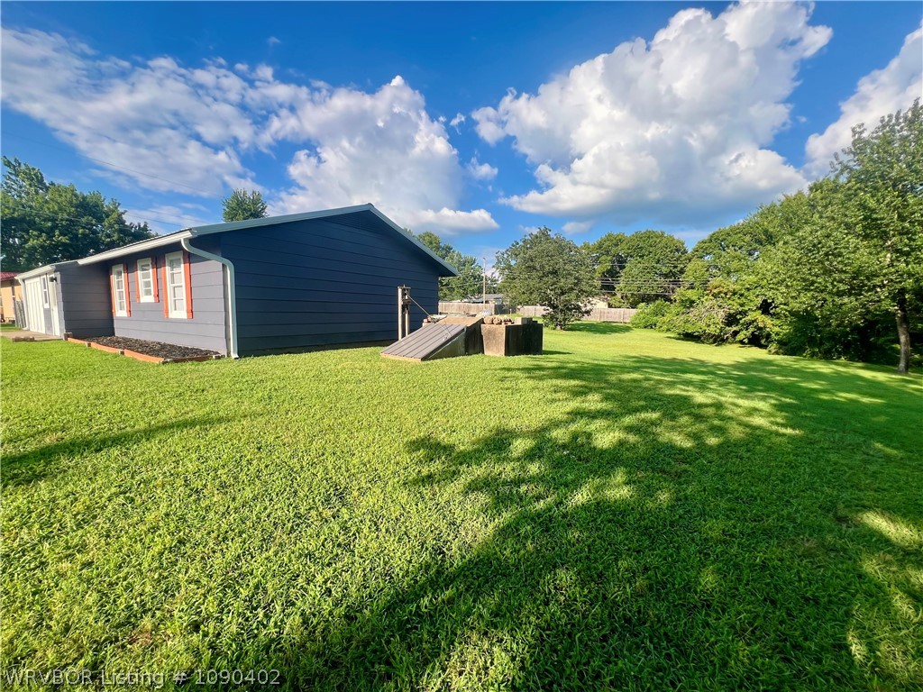 main property photo 11
