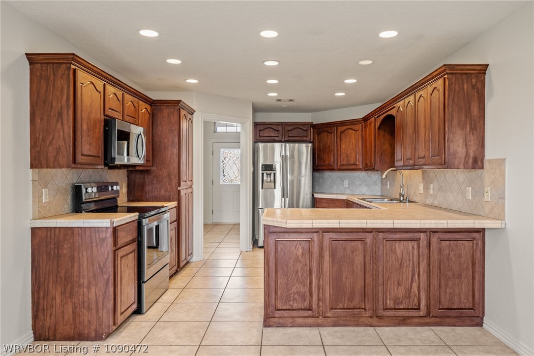 main property photo 8