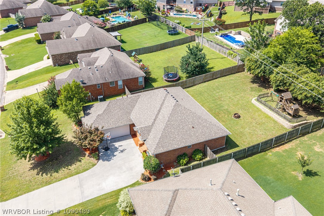main property photo 18
