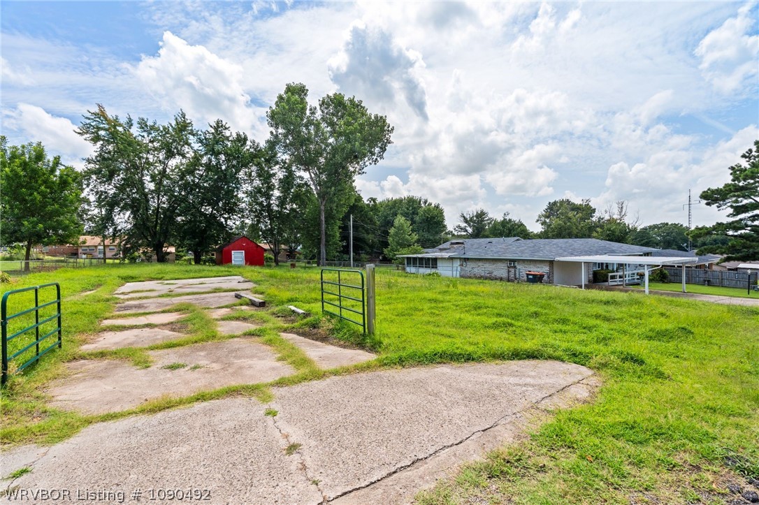 main property photo 41