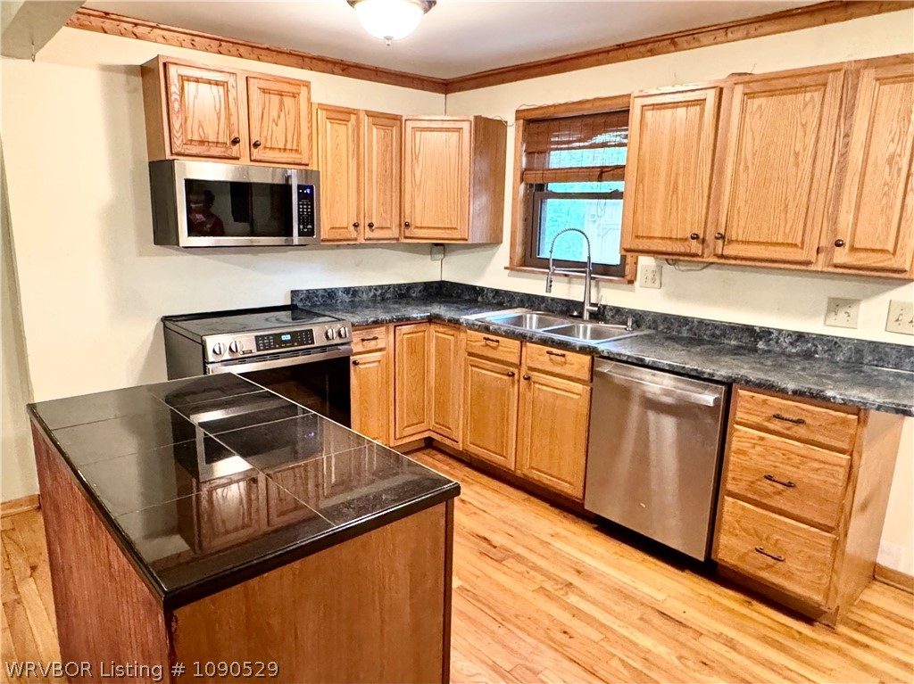 main property photo 8