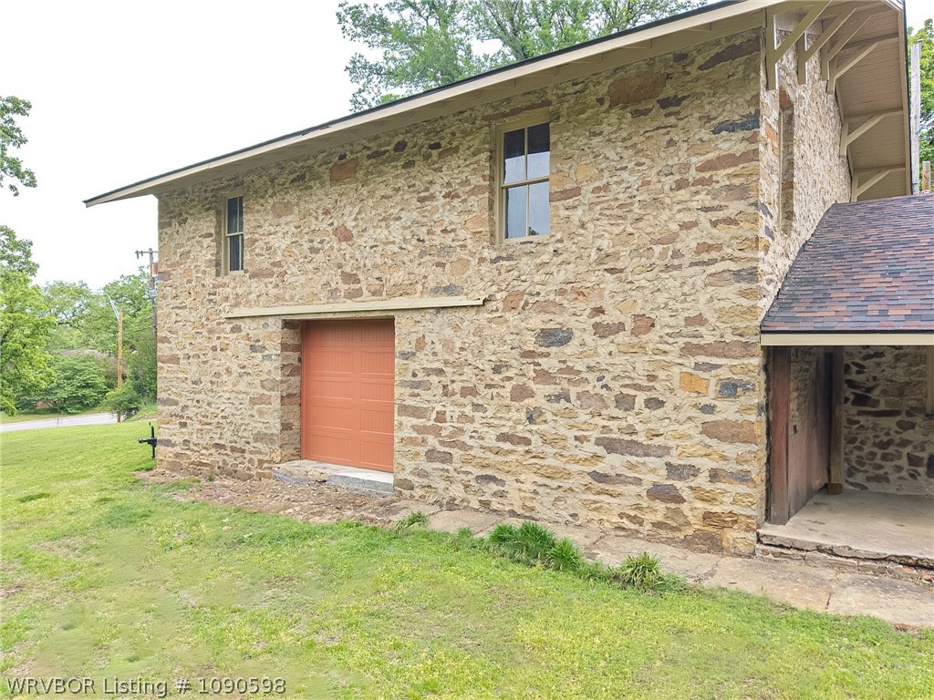 main property photo 11
