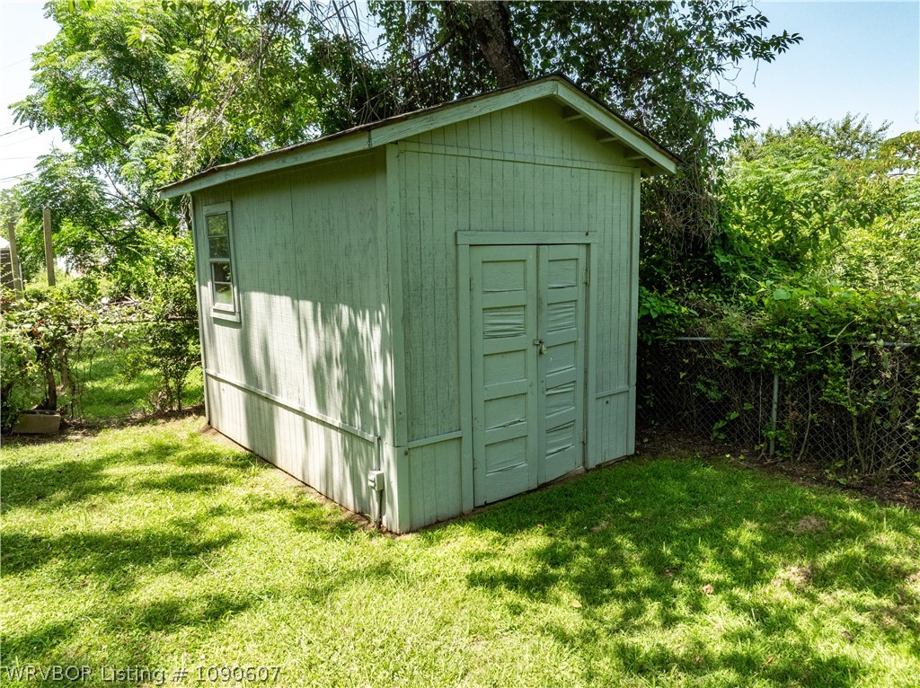 main property photo 31