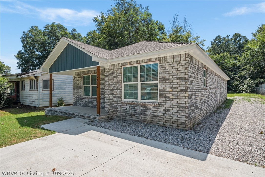 main property photo 2
