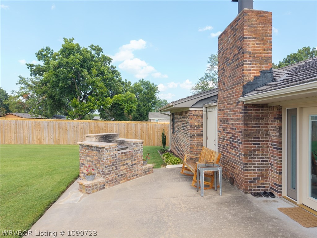 main property photo 41