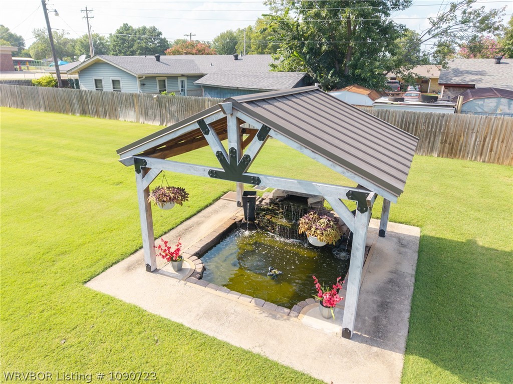main property photo 45