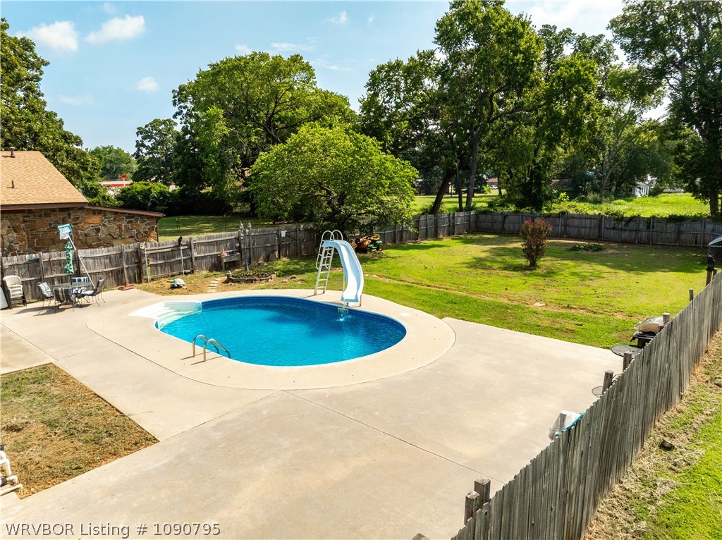 main property photo 28