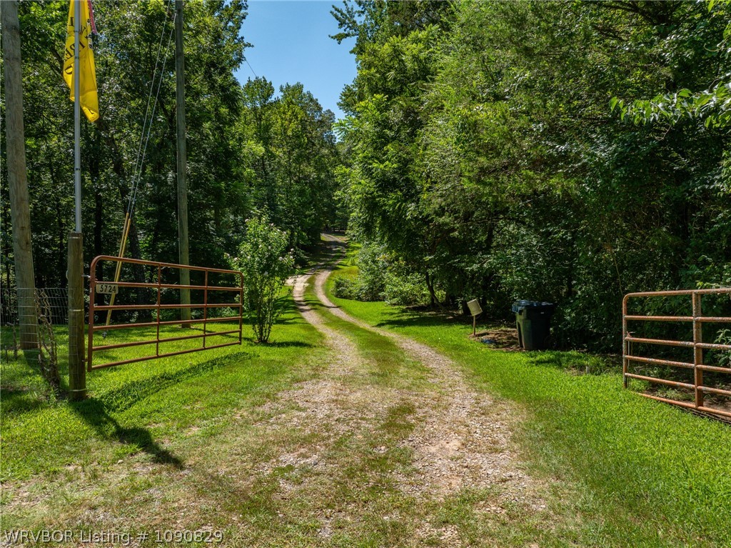 main property photo 28