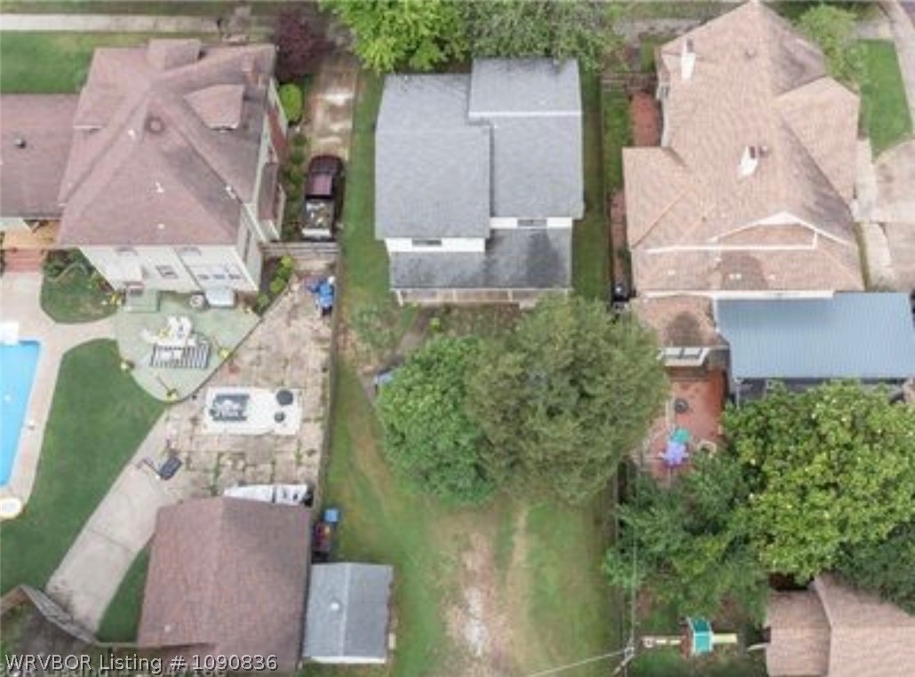 main property photo 11