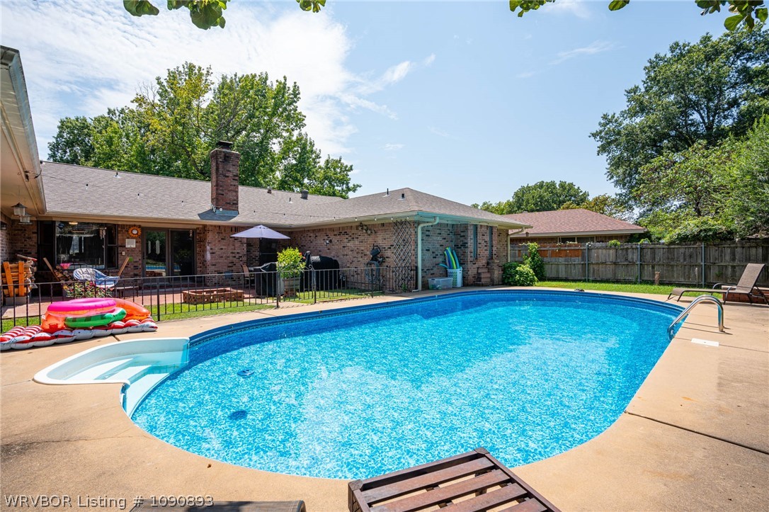 main property photo 12