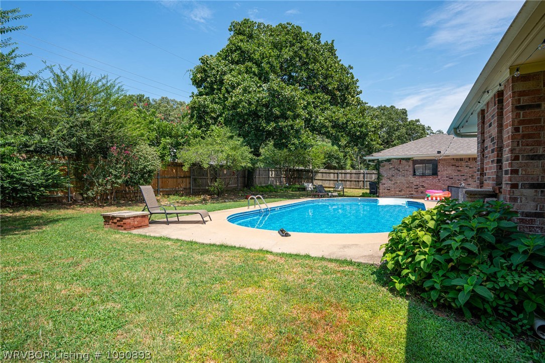 main property photo 14