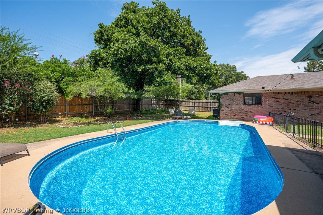 main property photo 15