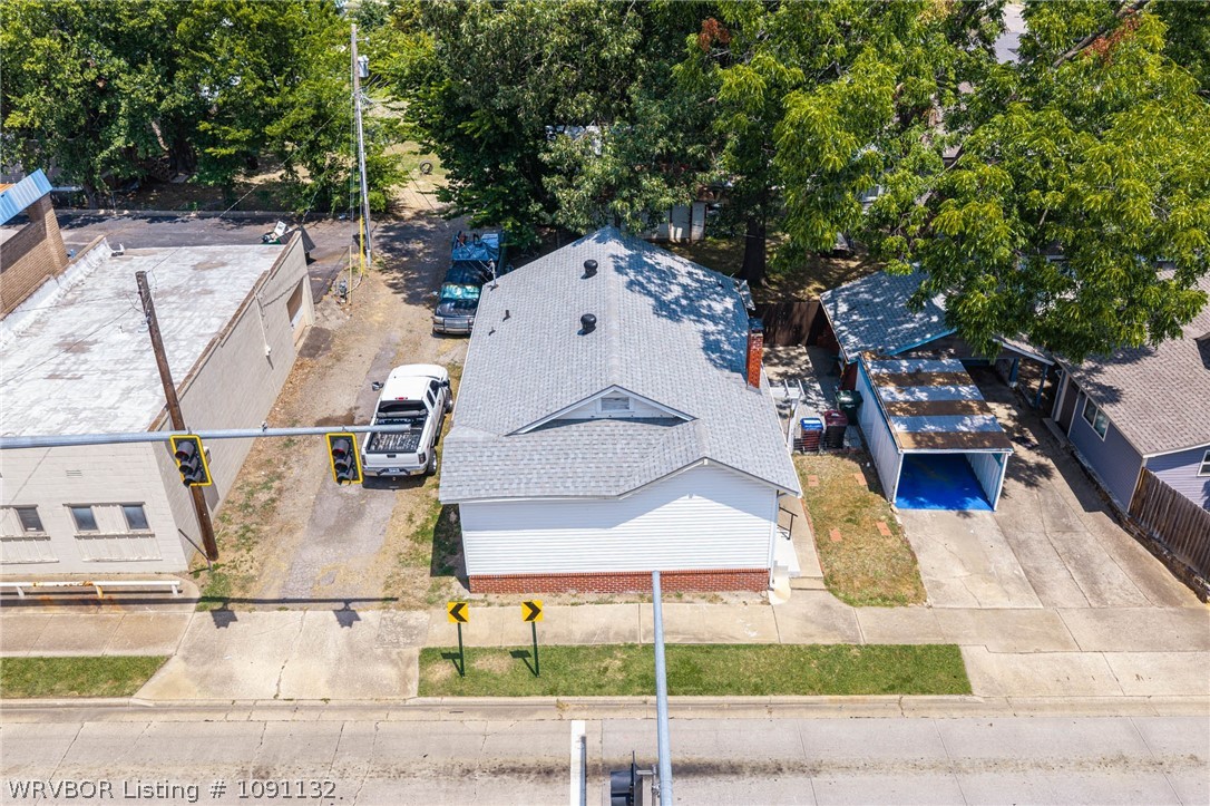 main property photo 28