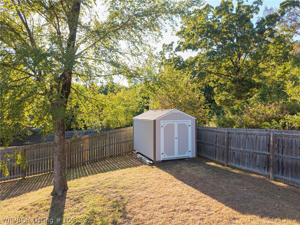 main property photo 11