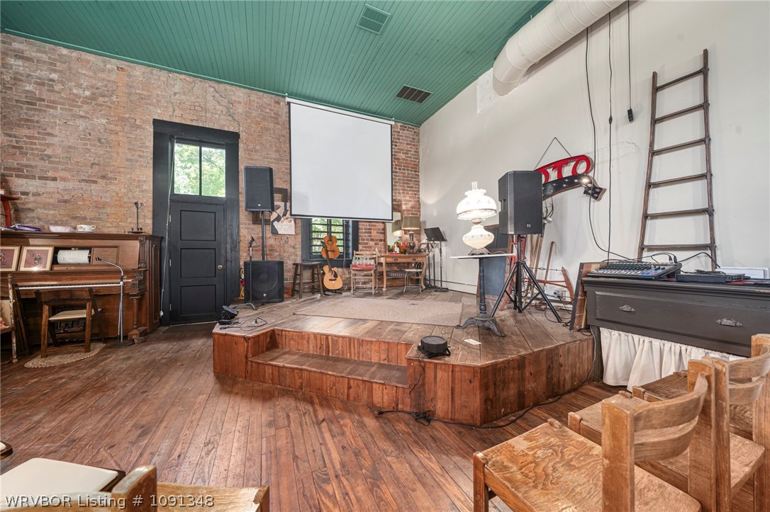 main property photo 26