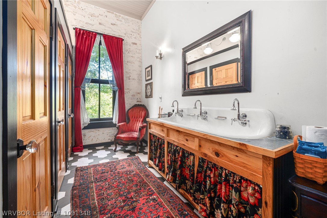 main property photo 58