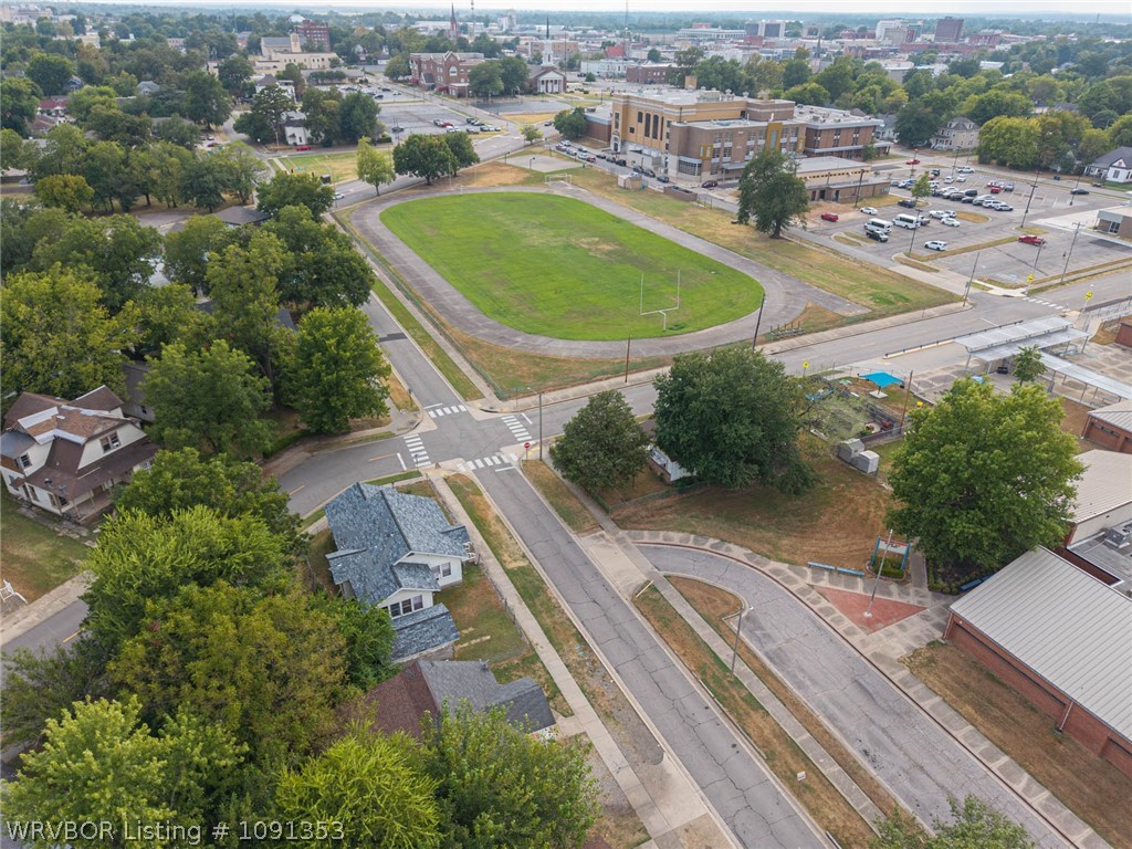 main property photo 30