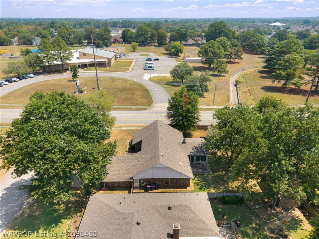 main property photo 45